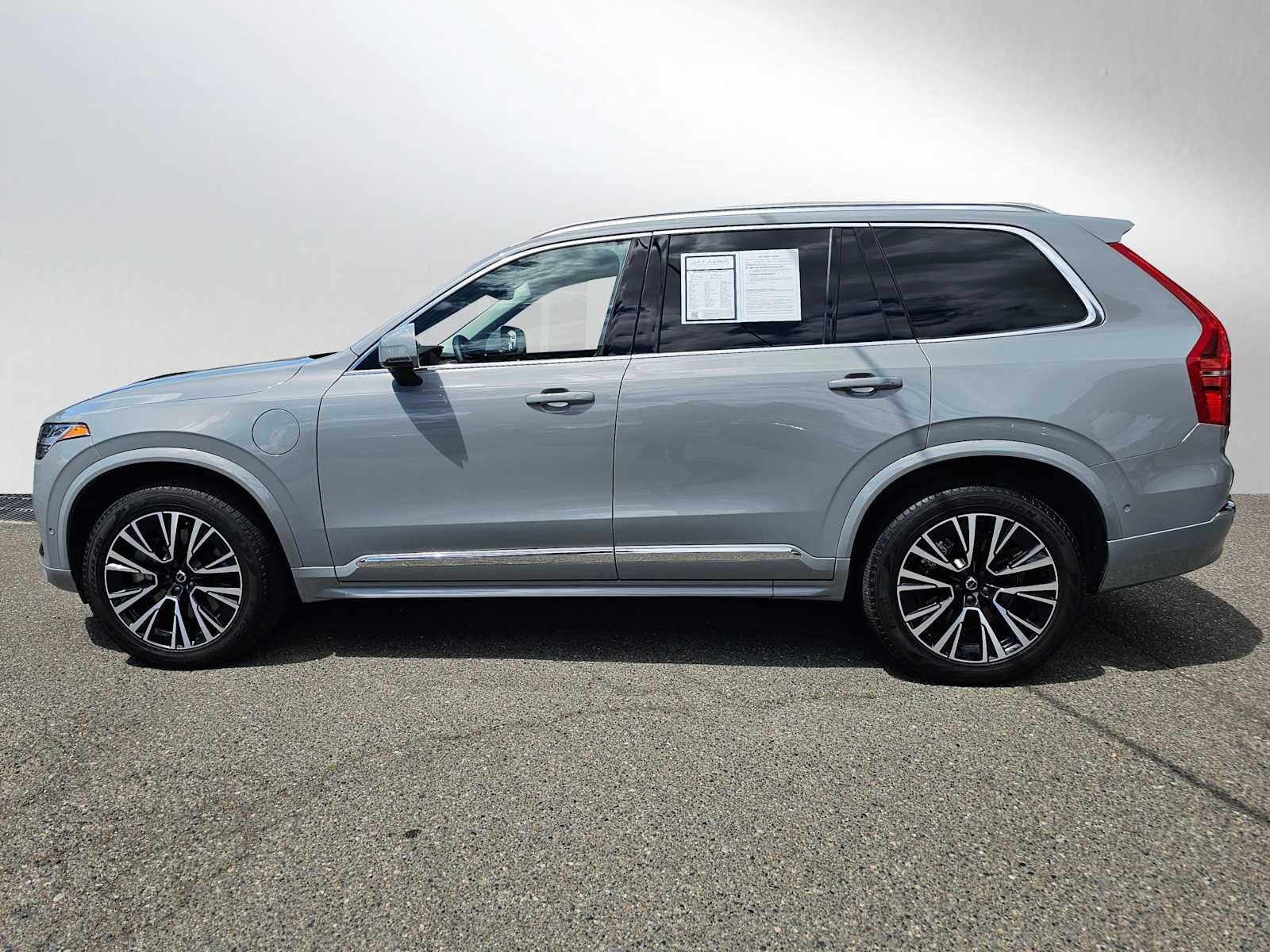 2025 Volvo XC90 Plug-In Hybrid Plus