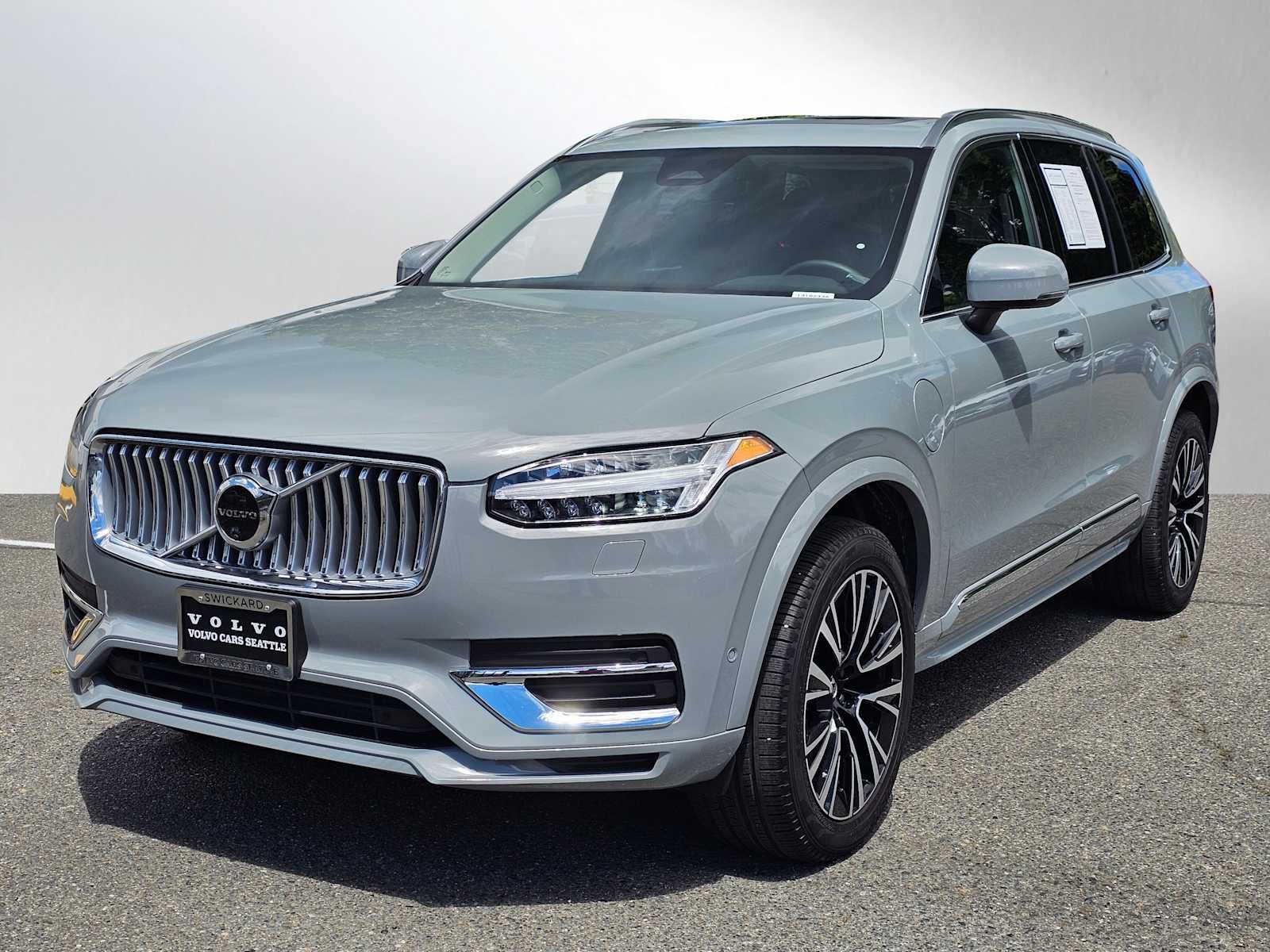 2025 Volvo XC90 Plug-In Hybrid Plus
