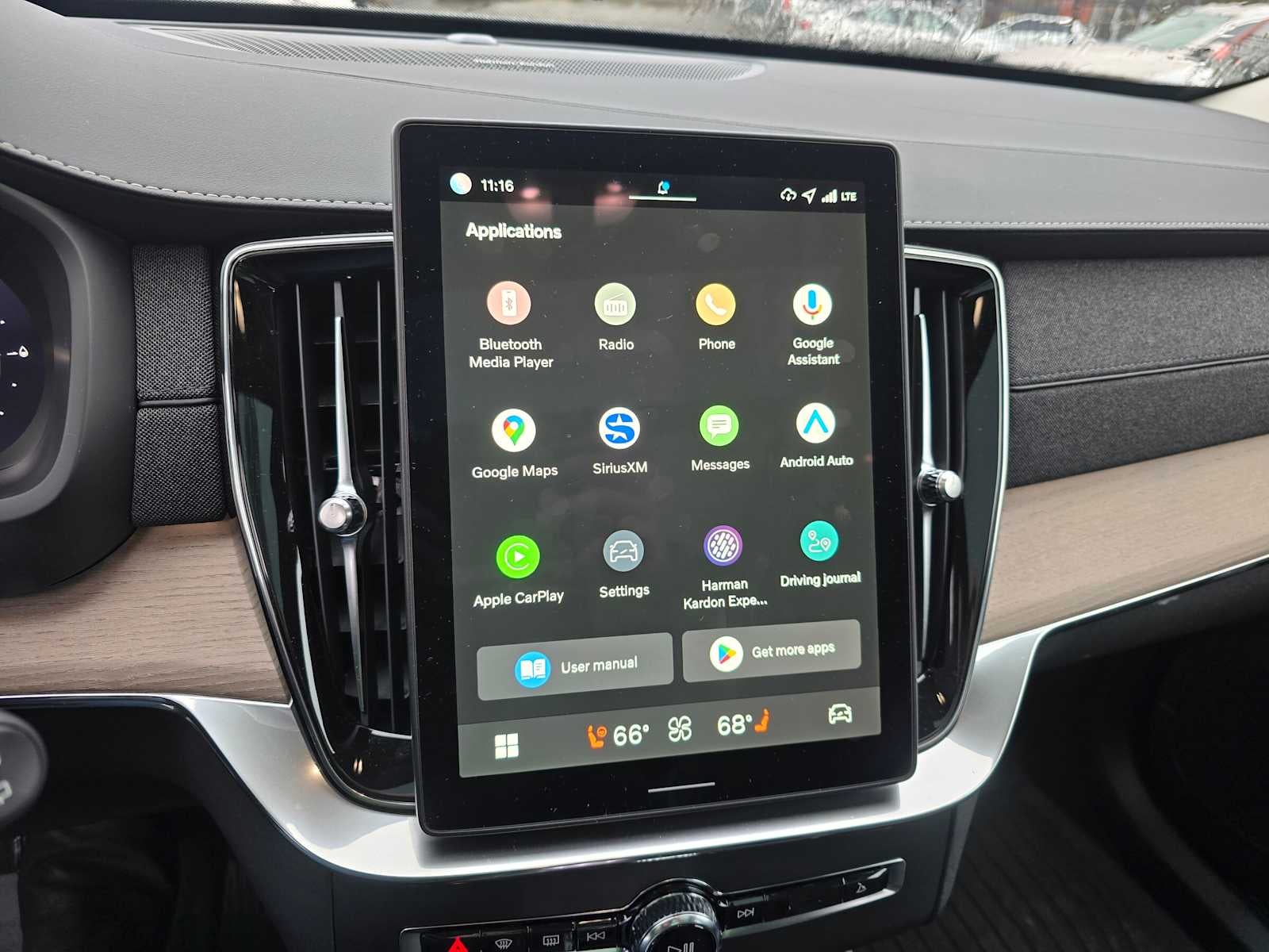 2026 Volvo XC90 Plug-In Hybrid Plus