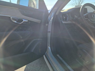 2026 Volvo XC90 Plug-In Hybrid Plus