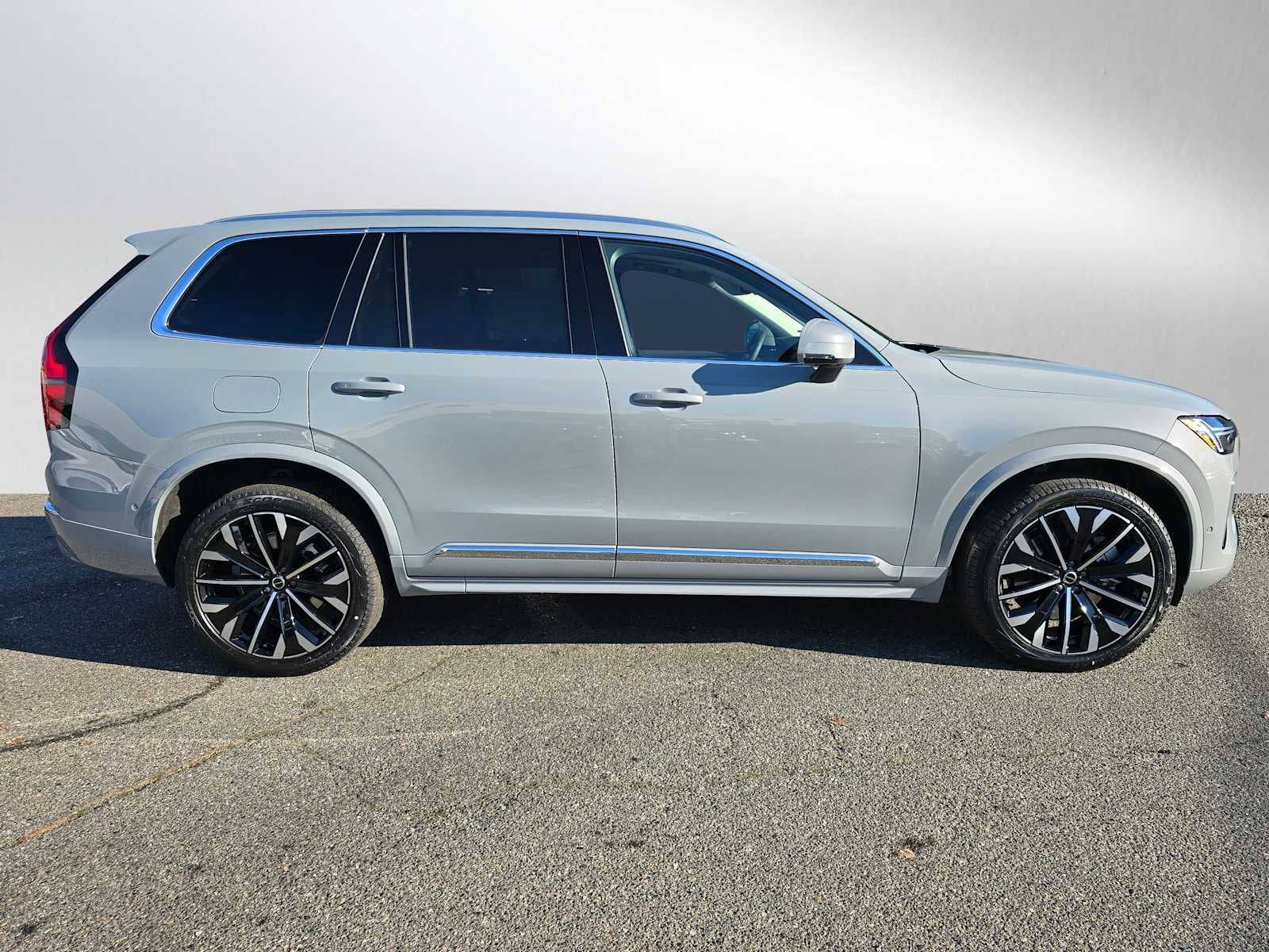 2026 Volvo XC90 Plug-In Hybrid Plus