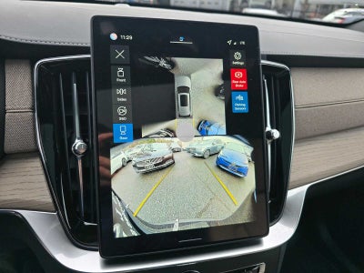 2026 Volvo XC90 Plug-In Hybrid Plus