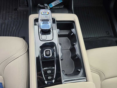 2026 Volvo XC90 Plug-In Hybrid Plus