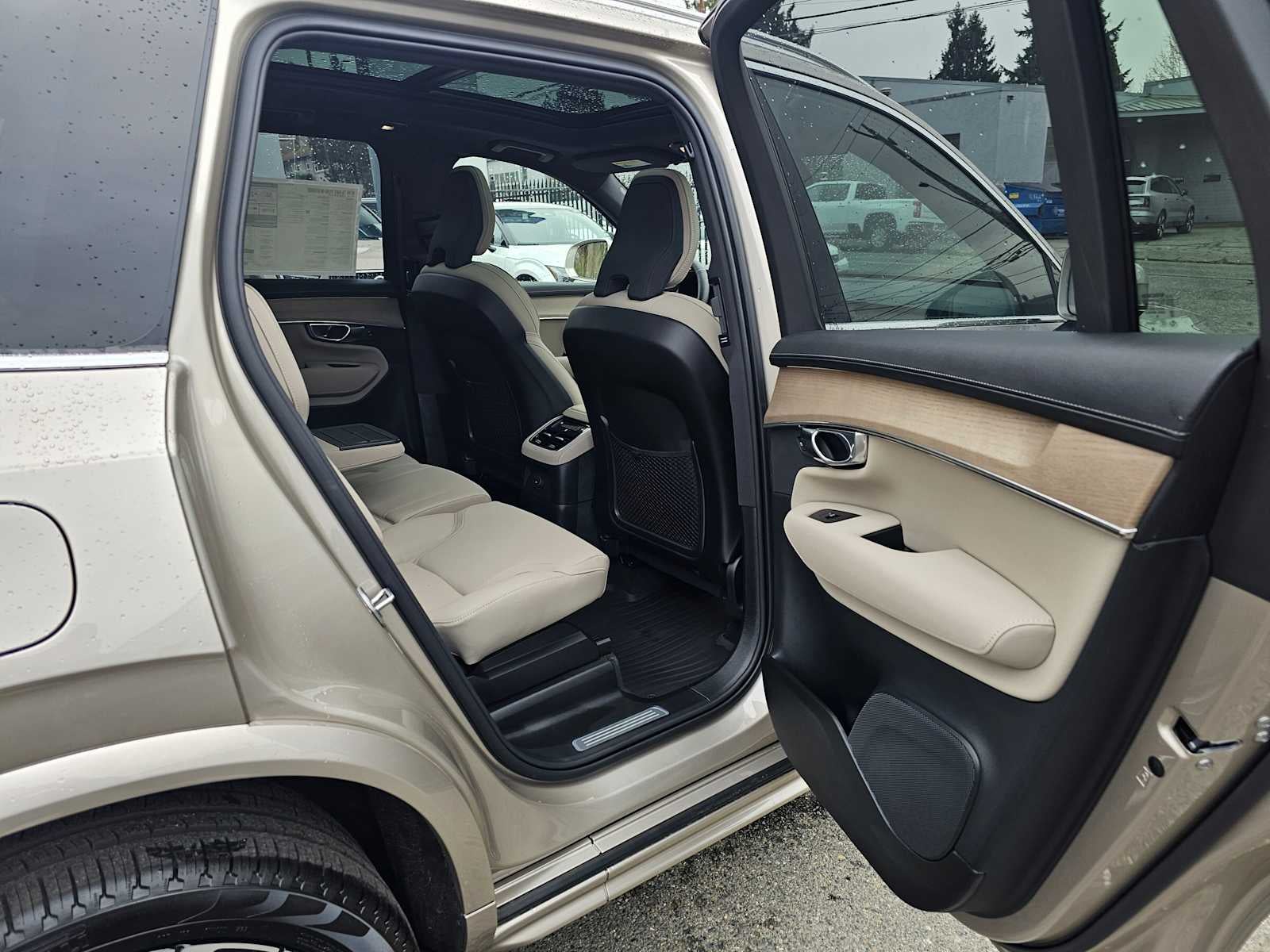 2026 Volvo XC90 Plug-In Hybrid Plus