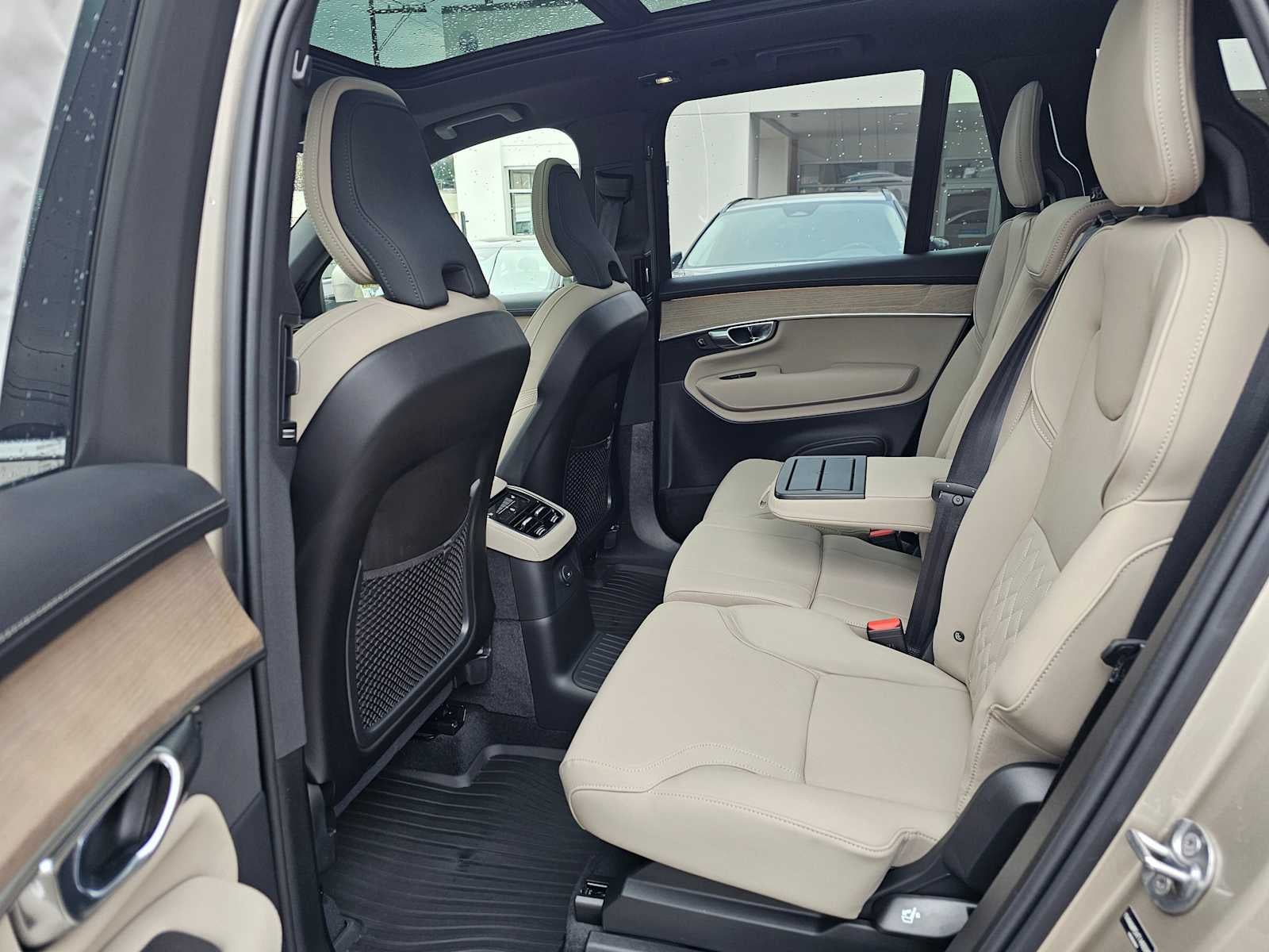 2026 Volvo XC90 Plug-In Hybrid Plus