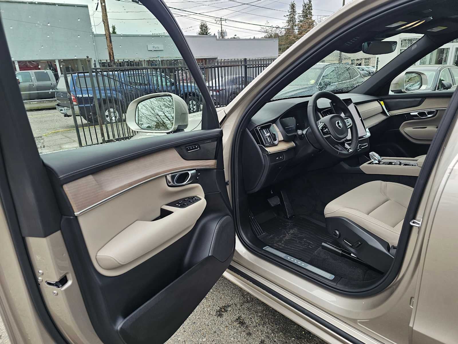 2026 Volvo XC90 Plug-In Hybrid Plus