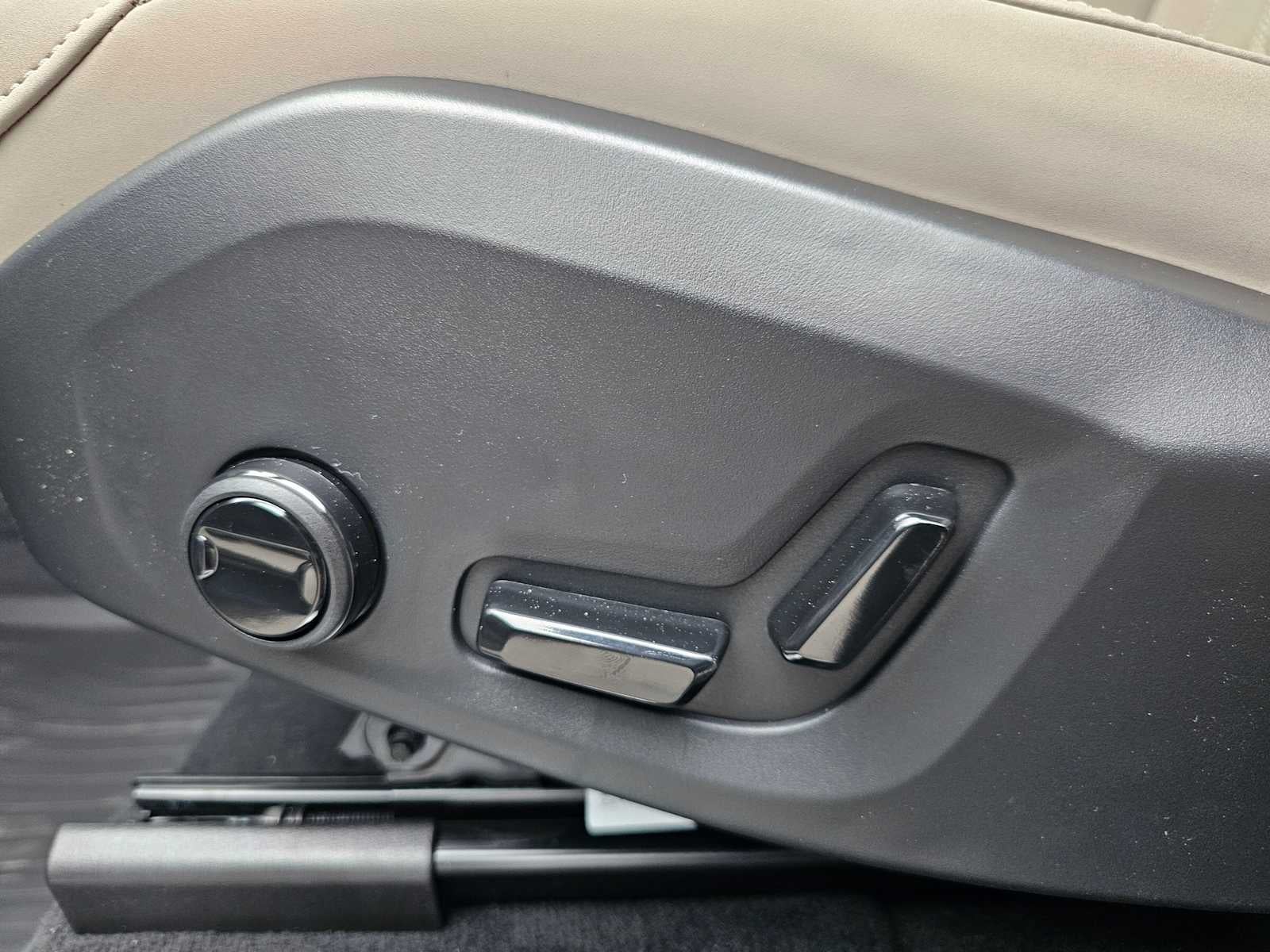 2026 Volvo XC90 Plug-In Hybrid Plus