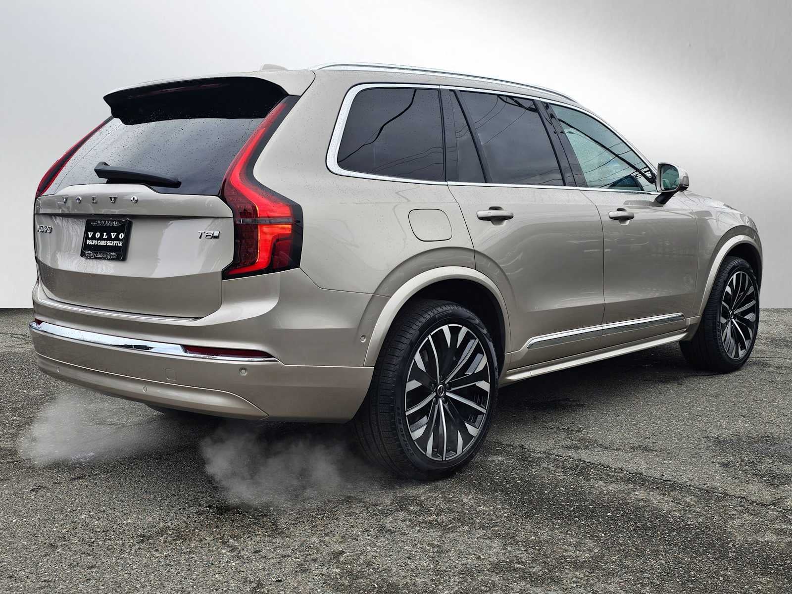 2026 Volvo XC90 Plug-In Hybrid Plus