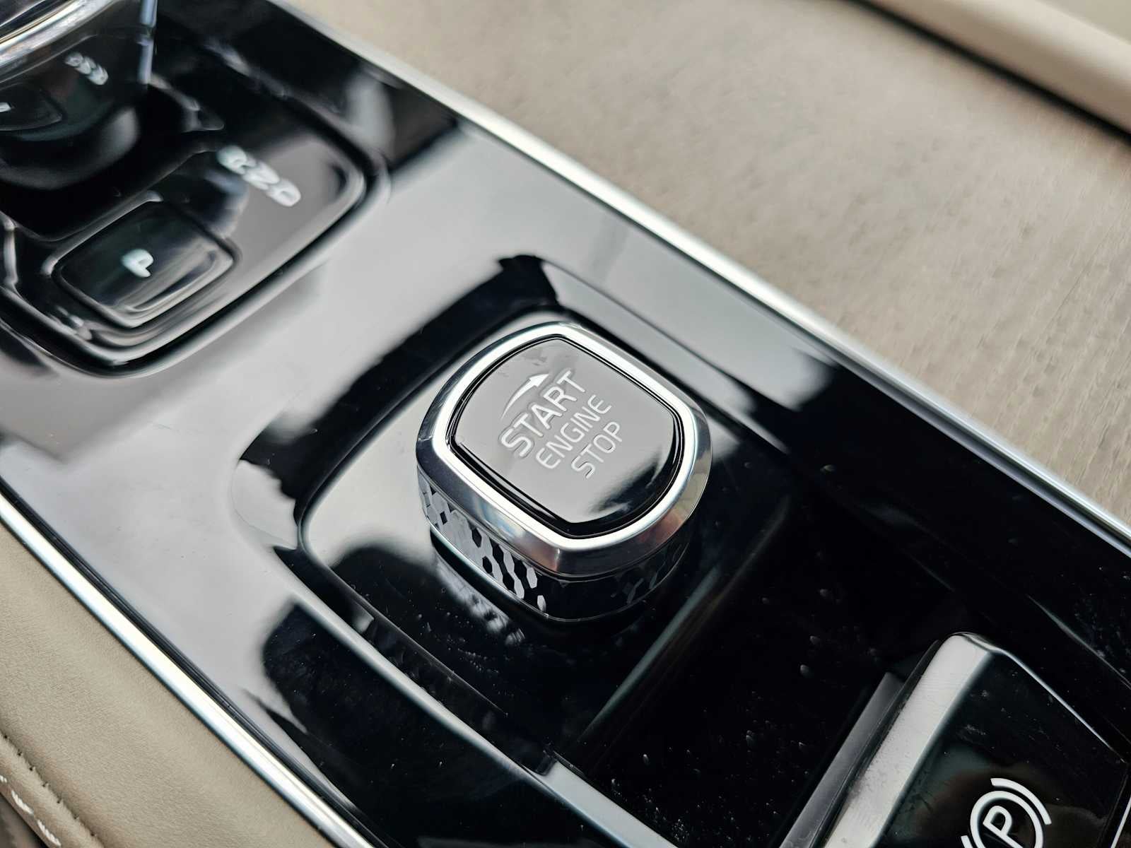 2026 Volvo XC90 Plug-In Hybrid Plus