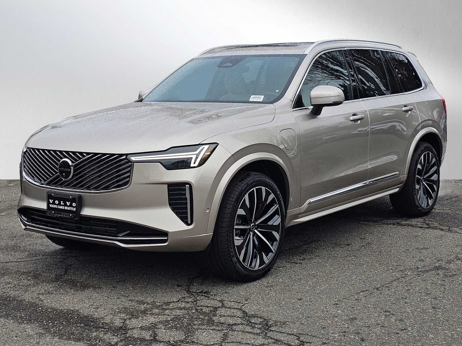 2026 Volvo XC90 Plug-In Hybrid Plus