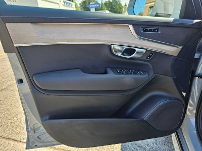2026 Volvo XC90 Plug-In Hybrid Plus