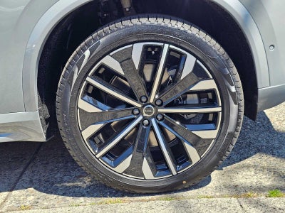 2026 Volvo XC90 Plug-In Hybrid Plus