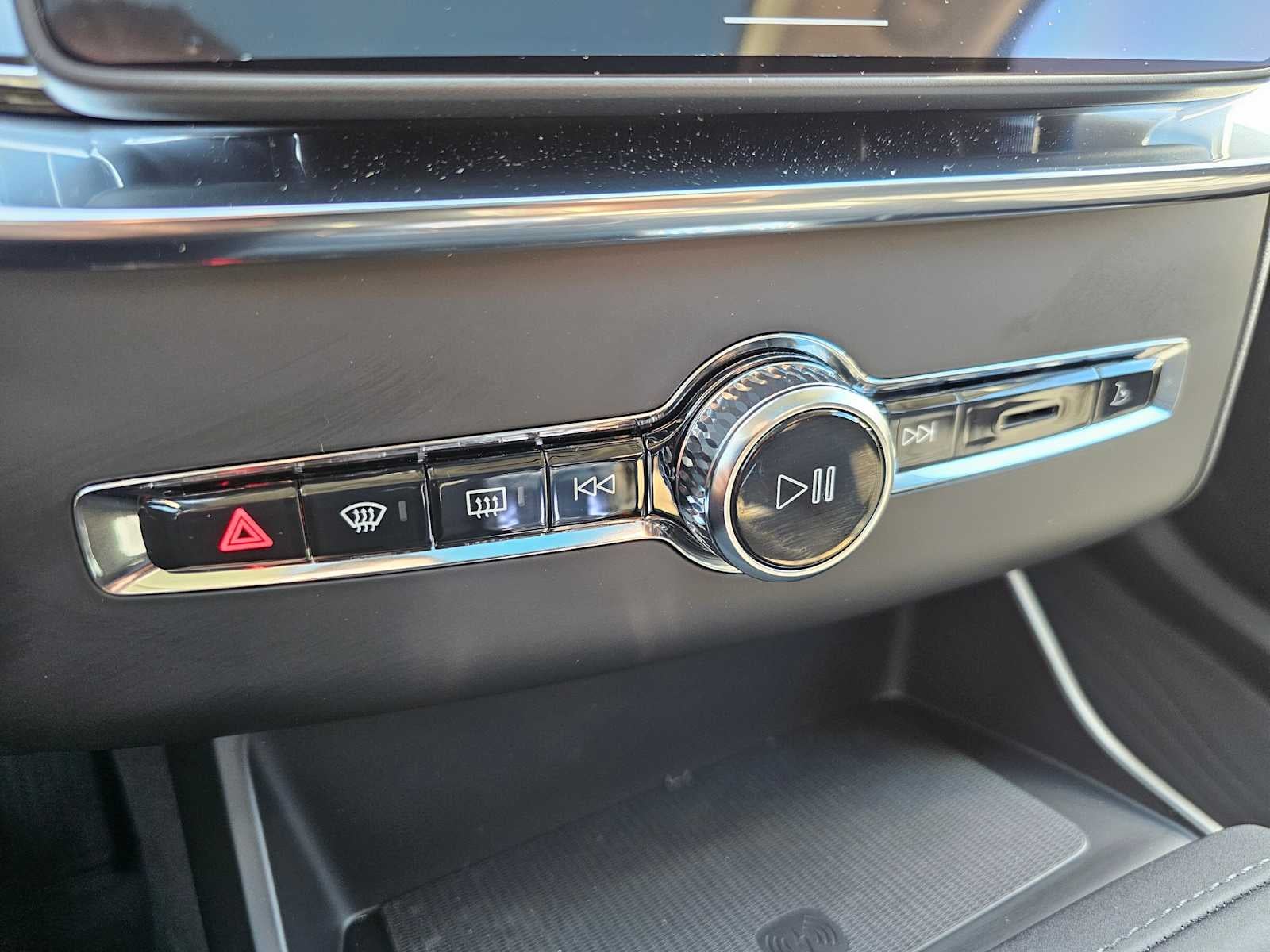 2026 Volvo XC90 Plug-In Hybrid Plus
