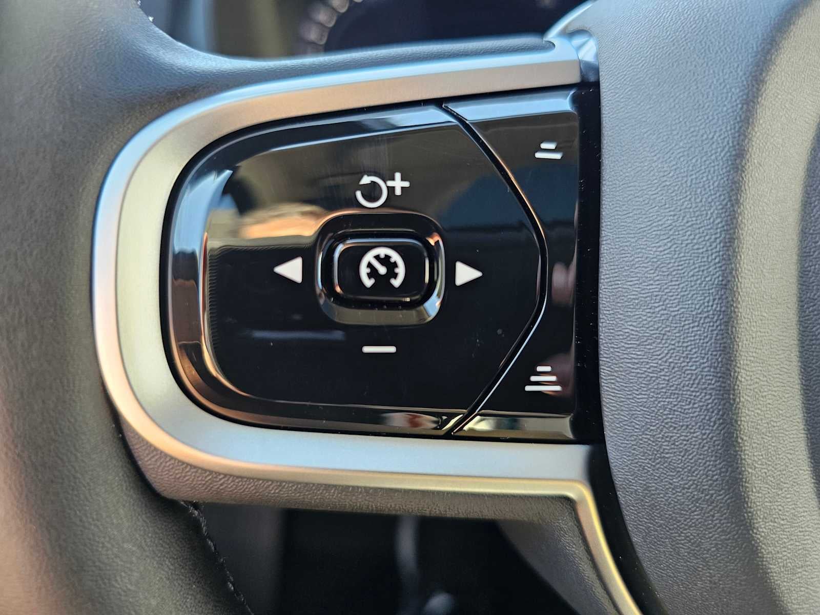 2026 Volvo XC90 Plug-In Hybrid Plus