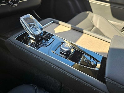 2026 Volvo XC90 Plug-In Hybrid Plus