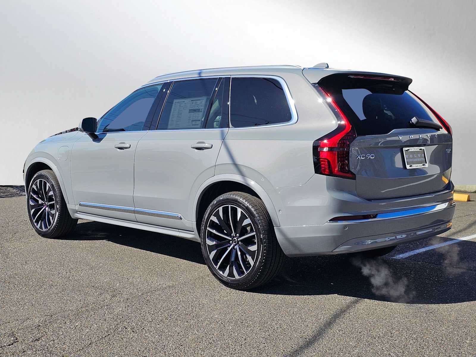 2026 Volvo XC90 Plug-In Hybrid Plus