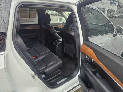 2025 Volvo XC90 Plug-In Hybrid Plus