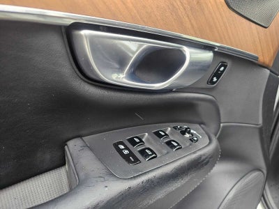 2025 Volvo XC90 Plug-In Hybrid Plus