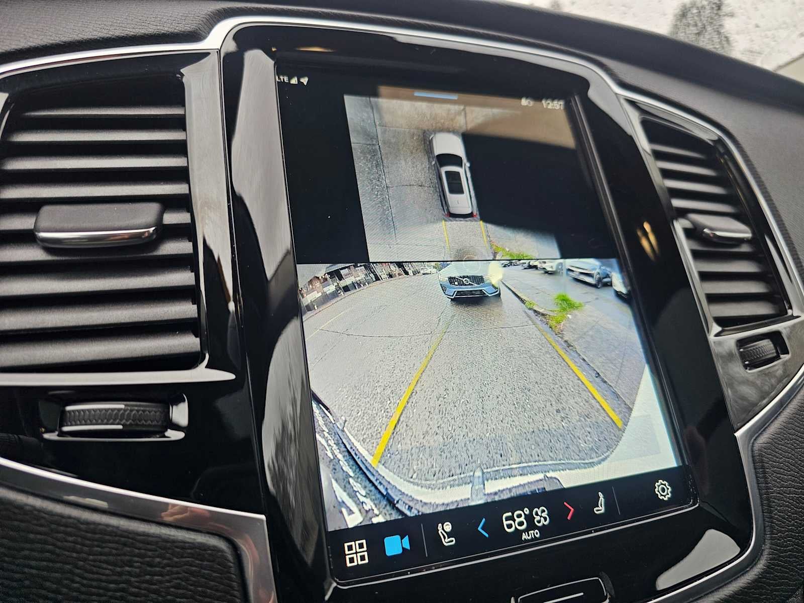 2025 Volvo XC90 Plug-In Hybrid Plus