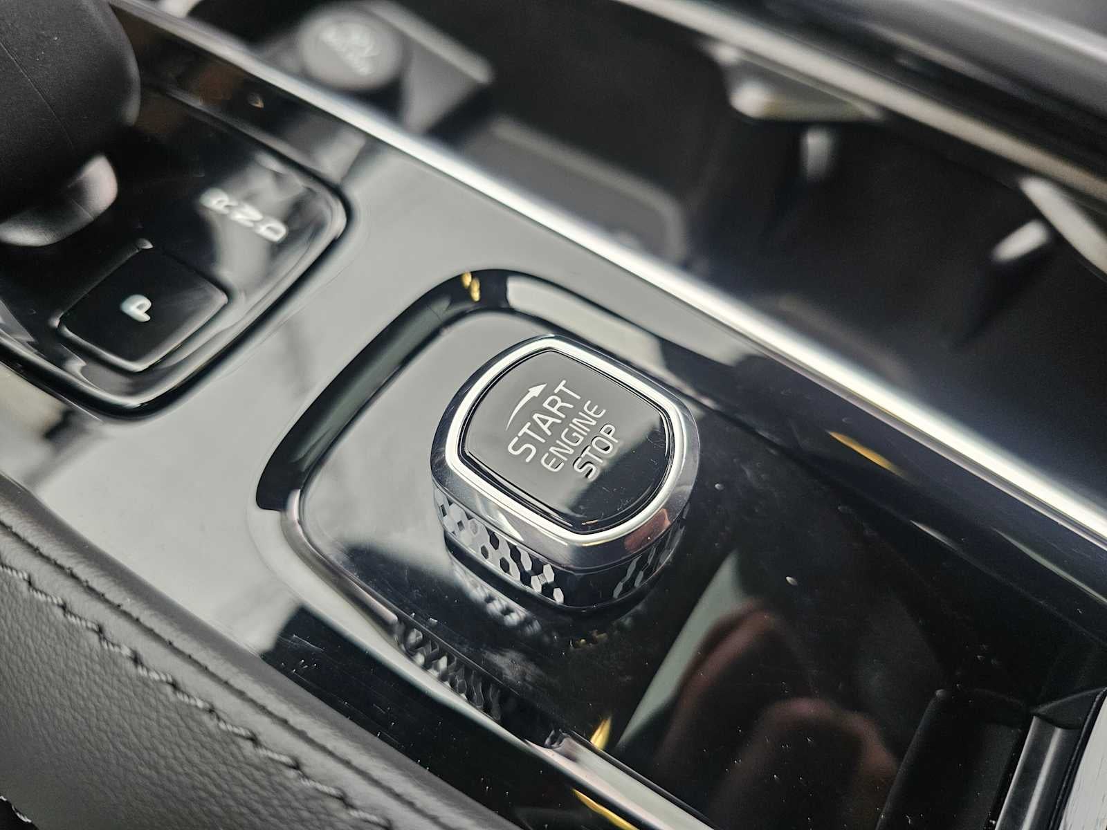 2025 Volvo XC90 Plug-In Hybrid Plus