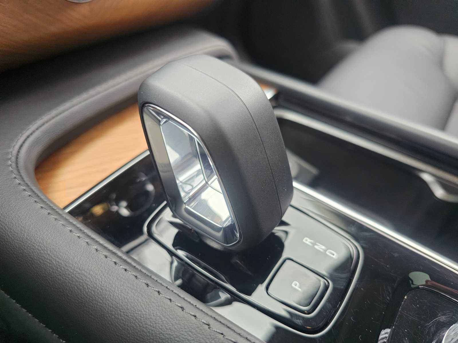 2025 Volvo XC90 Plug-In Hybrid Plus