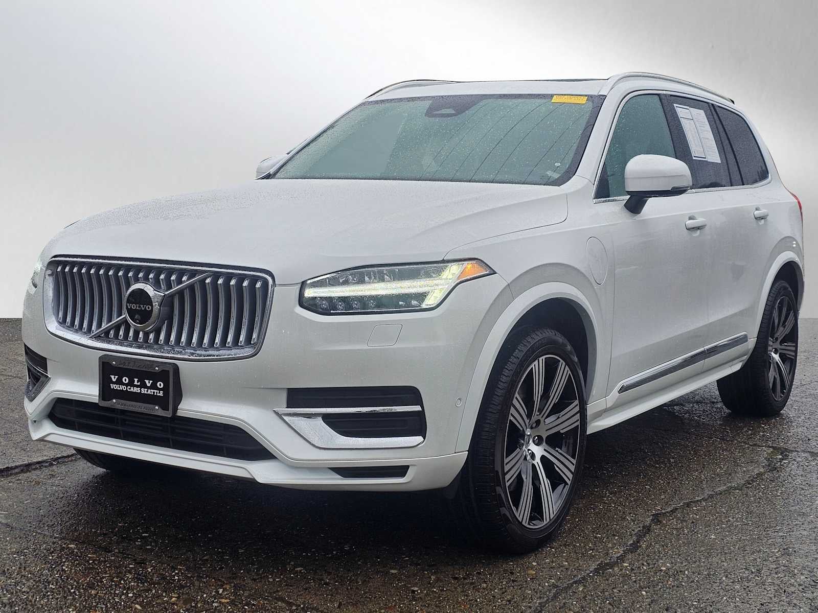 2025 Volvo XC90 Plug-In Hybrid Plus