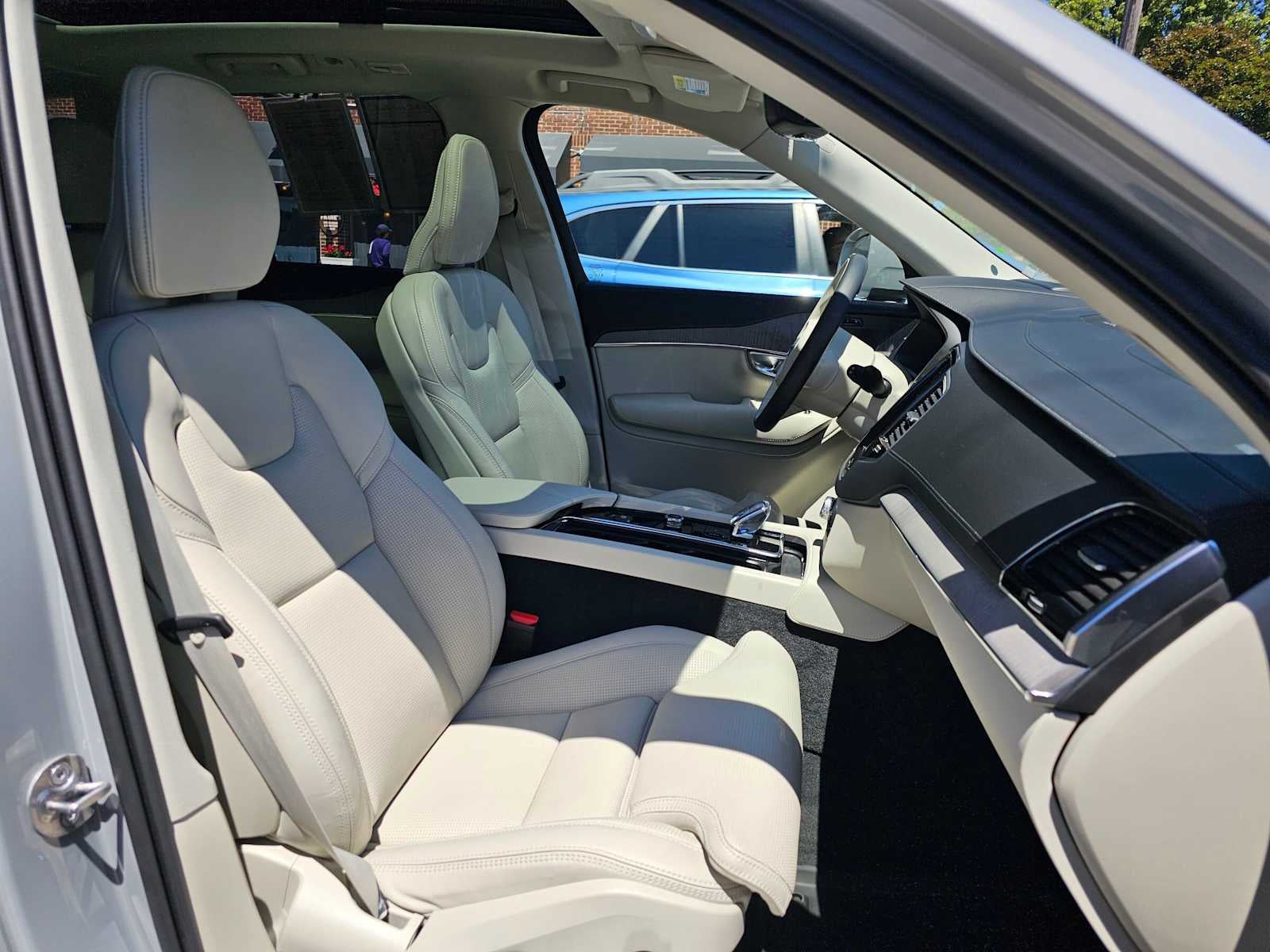 2025 Volvo XC90 Plug-In Hybrid Ultra