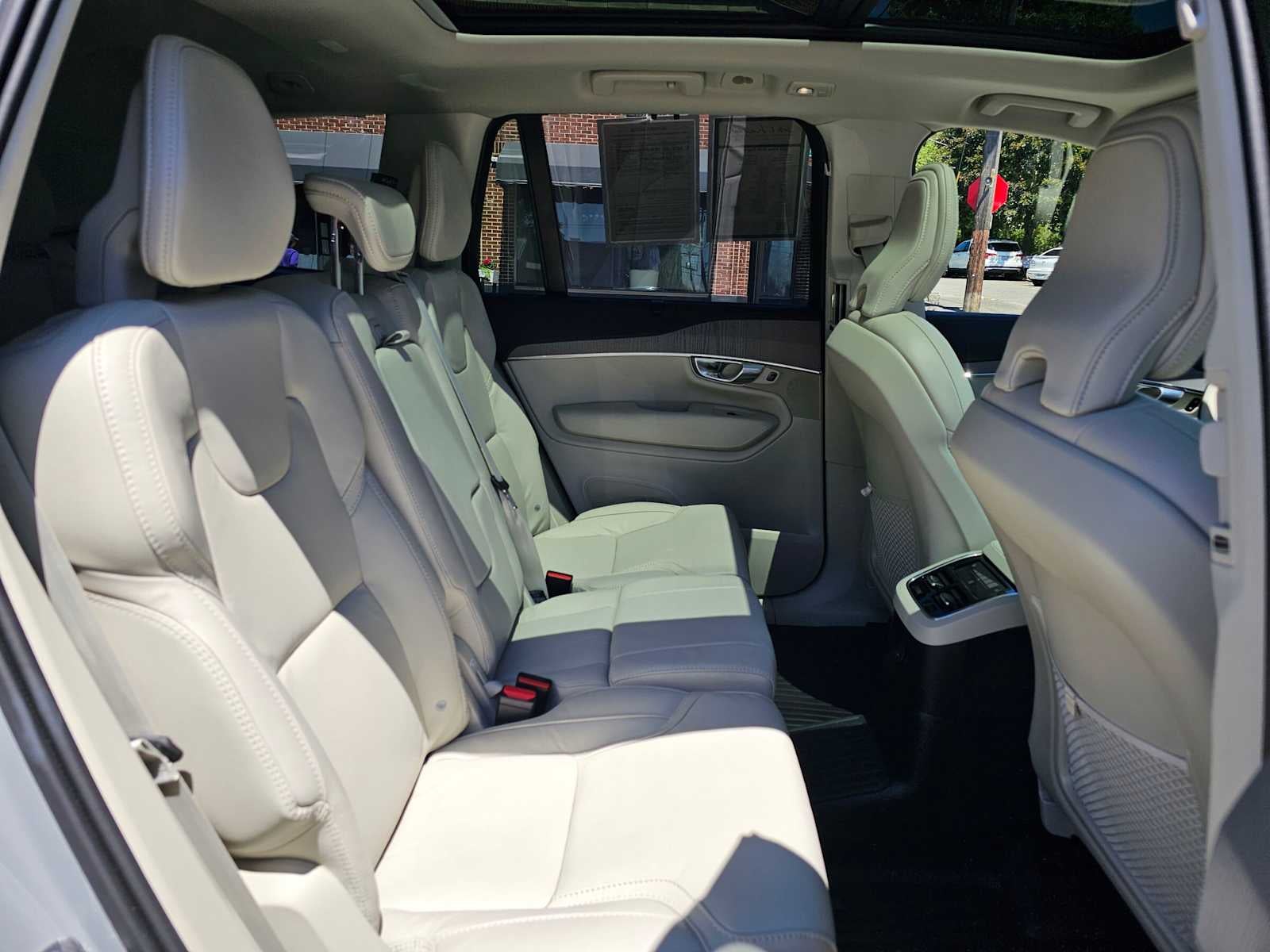 2025 Volvo XC90 Plug-In Hybrid Ultra