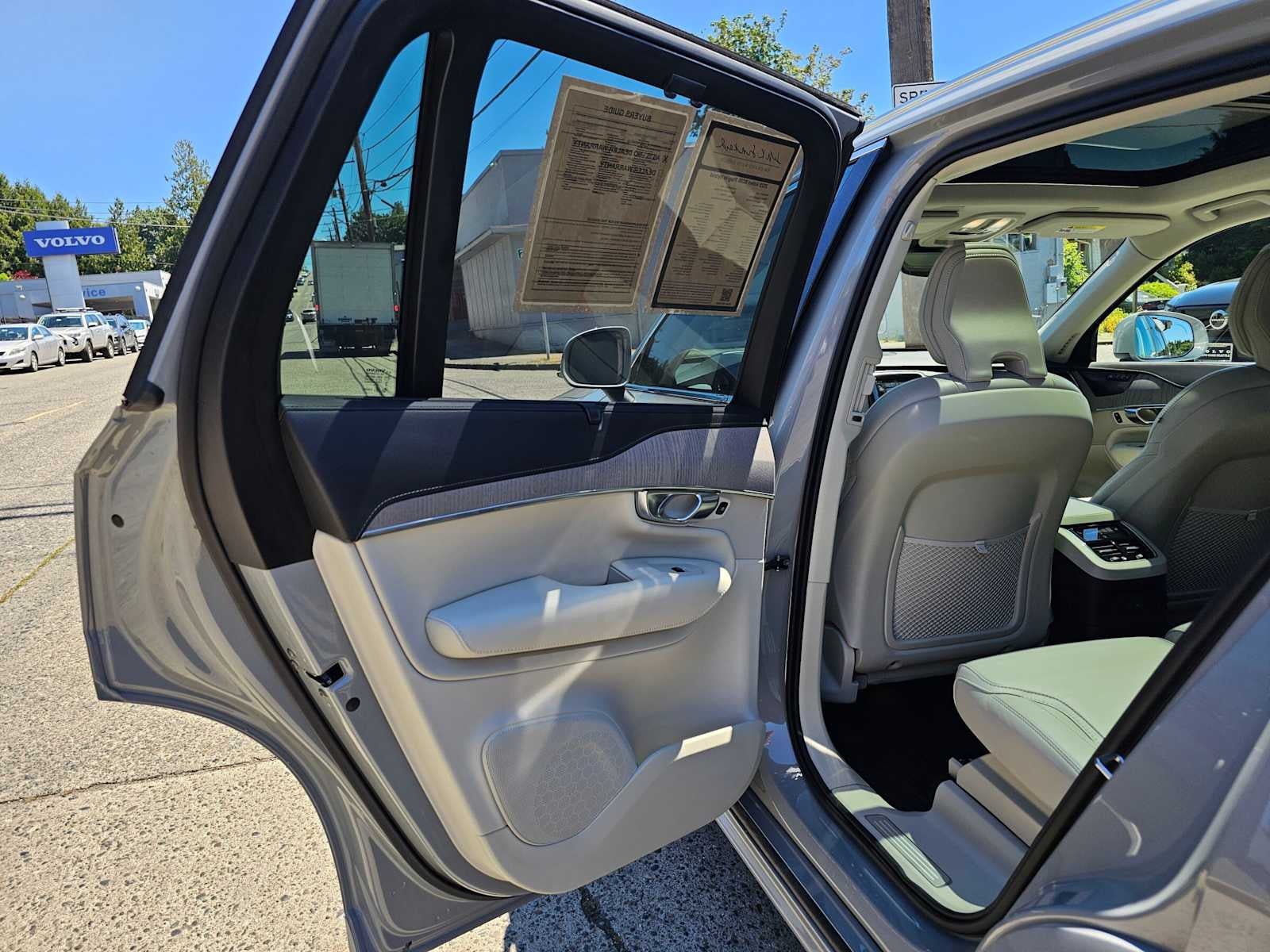 2025 Volvo XC90 Plug-In Hybrid Ultra