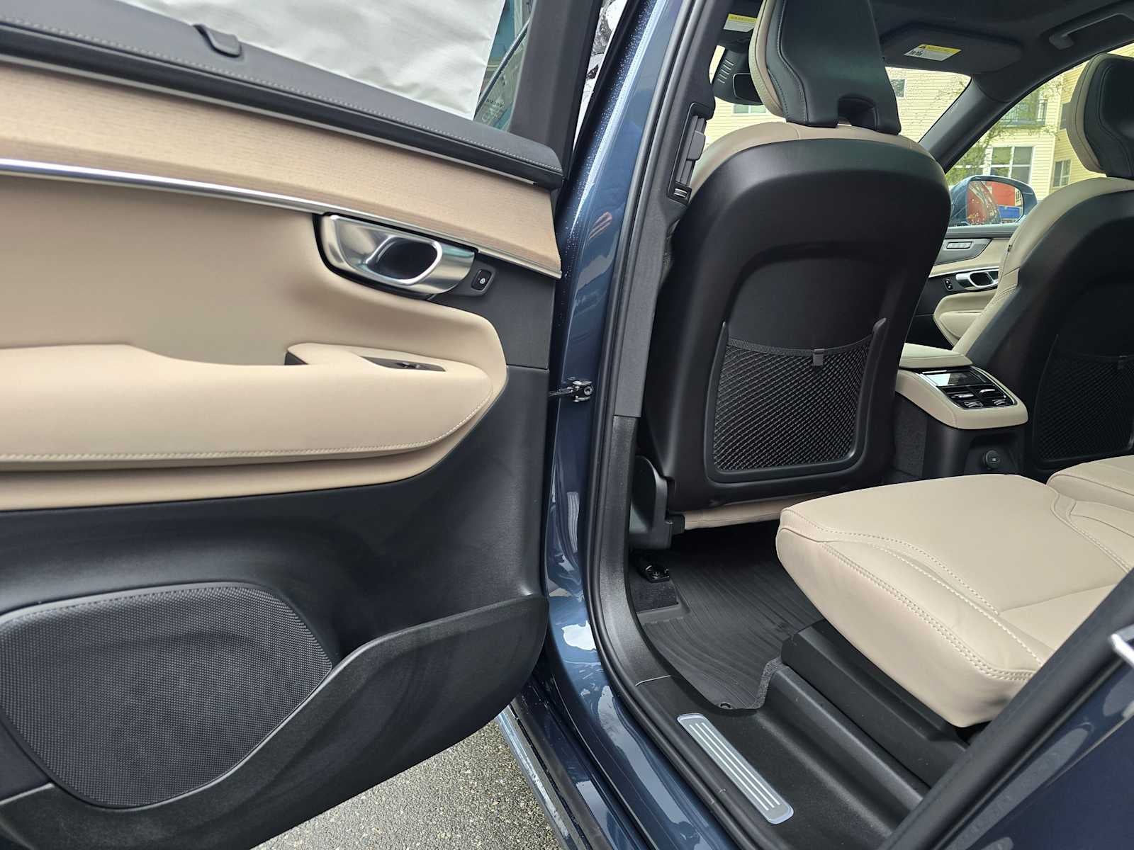 2026 Volvo XC90 Plug-In Hybrid Ultra