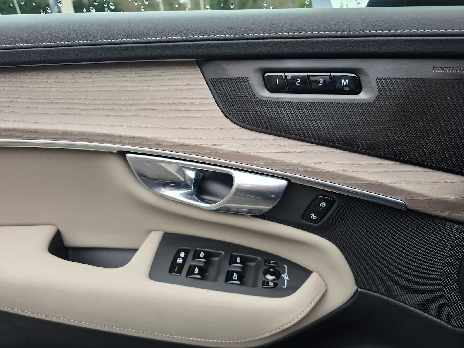 2026 Volvo XC90 Plug-In Hybrid Ultra