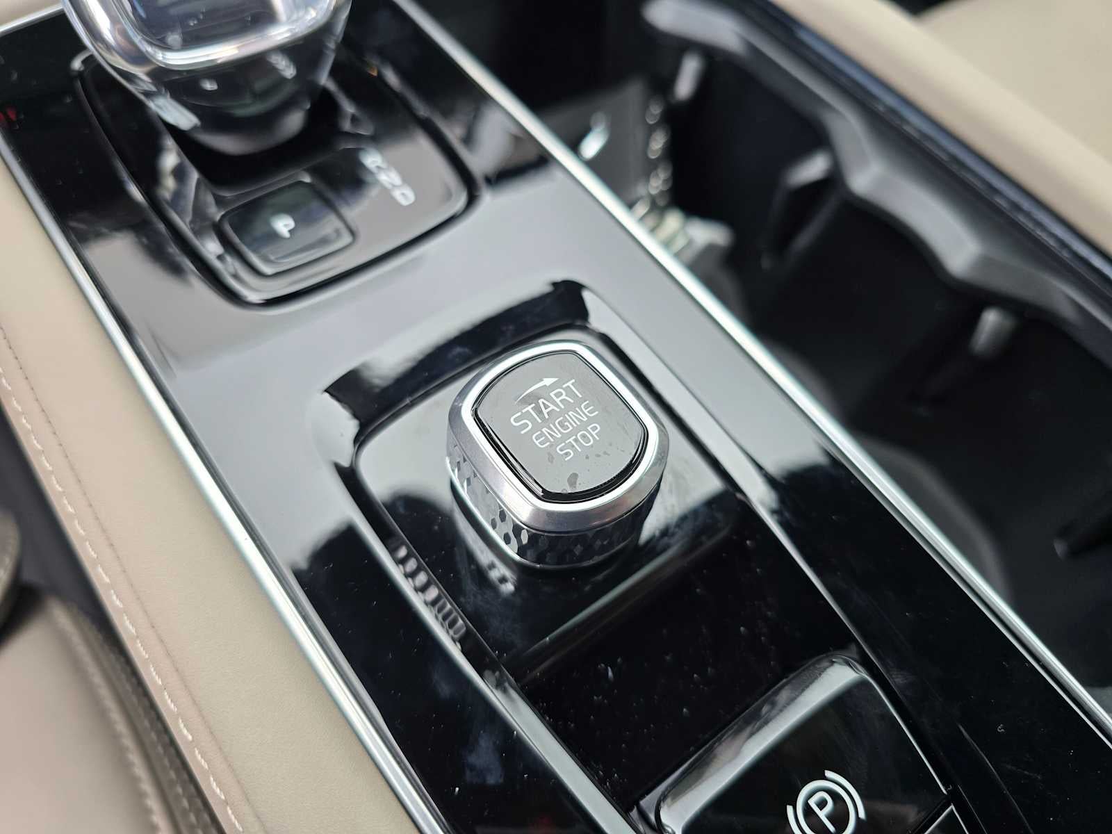 2026 Volvo XC90 Plug-In Hybrid Ultra