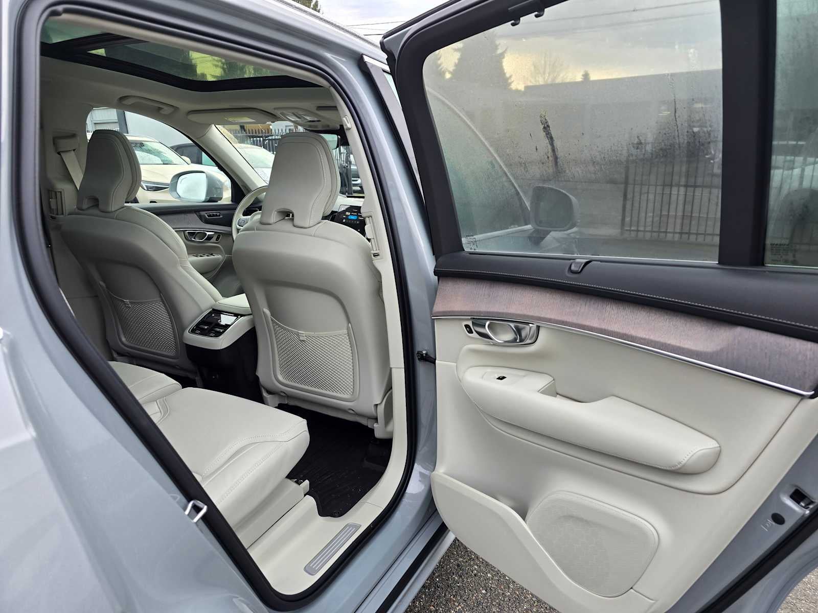 2026 Volvo XC90 Plug-In Hybrid Ultra