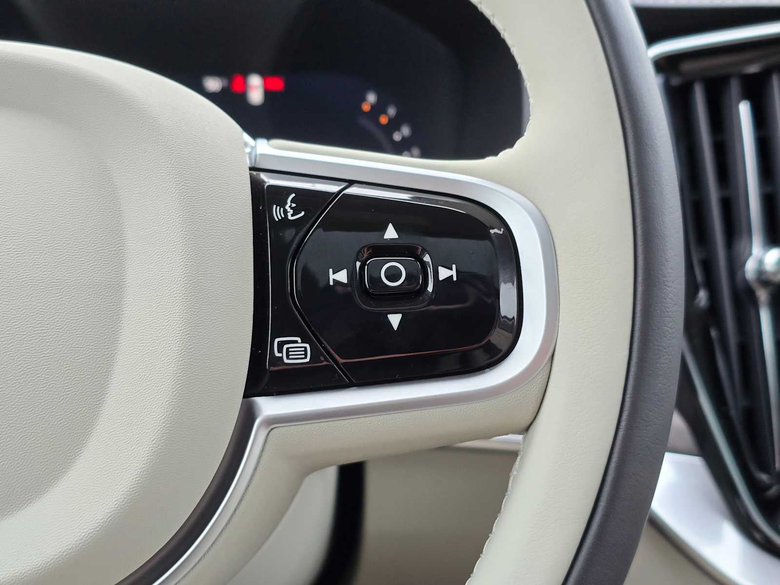 2026 Volvo XC90 Plug-In Hybrid Ultra