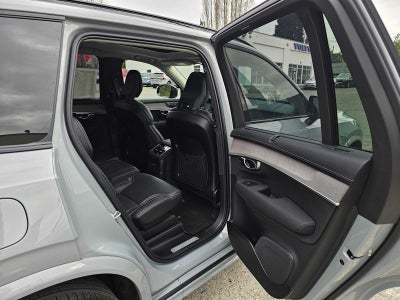 2026 Volvo XC90 Plug-In Hybrid Ultra Dark Theme