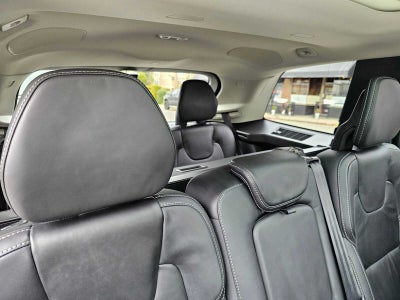 2026 Volvo XC90 Plug-In Hybrid Ultra Dark Theme