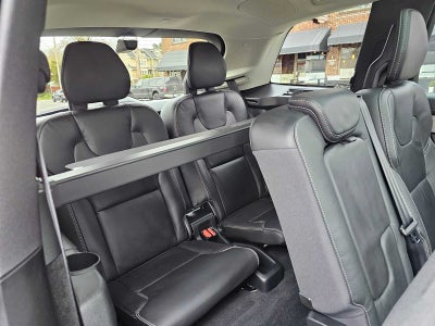 2026 Volvo XC90 Plug-In Hybrid Ultra Dark Theme
