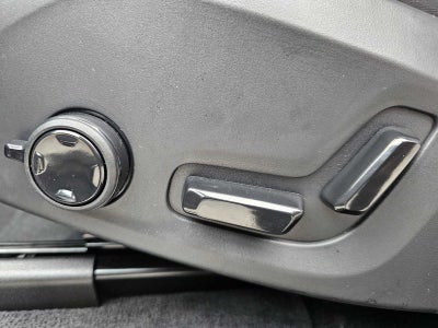 2026 Volvo XC90 Plug-In Hybrid Ultra Dark Theme