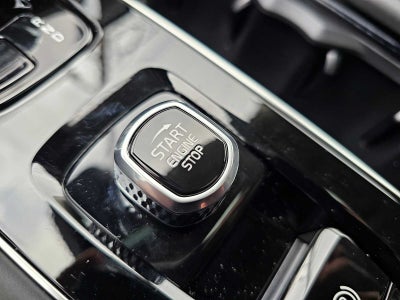 2026 Volvo XC90 Plug-In Hybrid Ultra Dark Theme