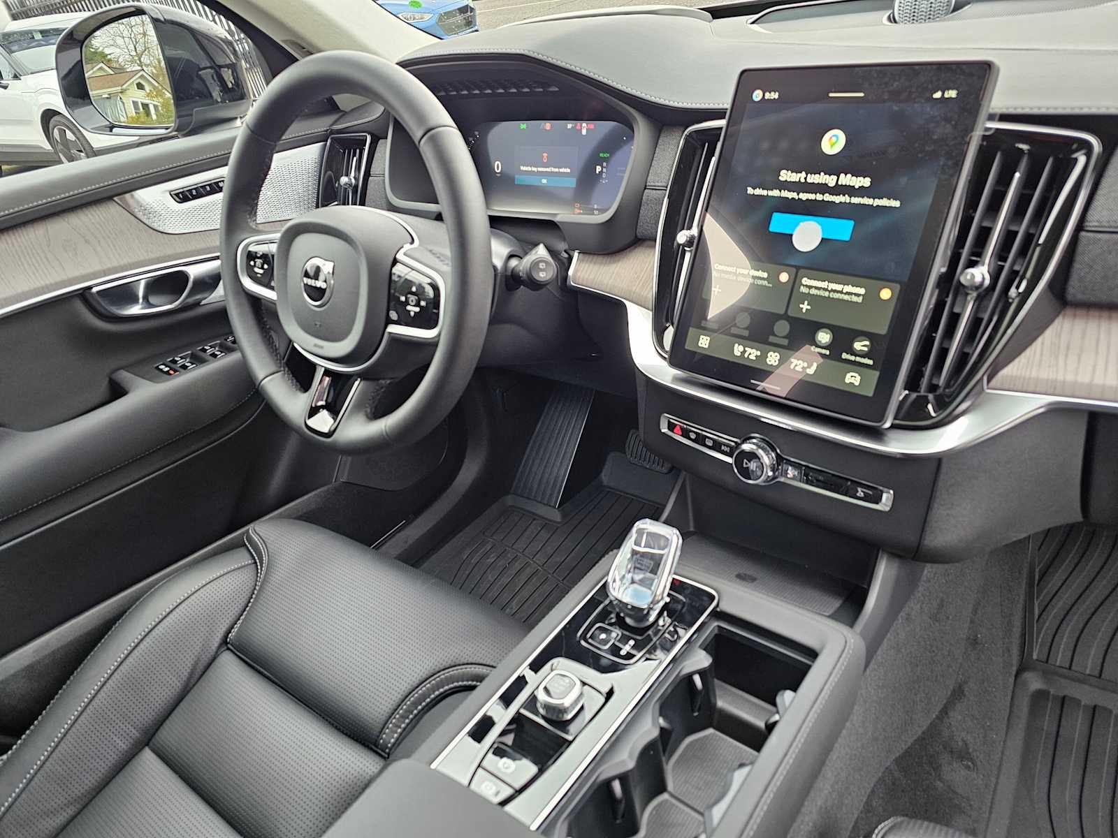 2026 Volvo XC90 Plug-In Hybrid Ultra Dark Theme