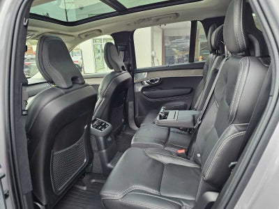 2026 Volvo XC90 Plug-In Hybrid Ultra Dark Theme