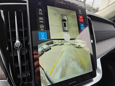 2026 Volvo XC90 Plug-In Hybrid Ultra Dark Theme