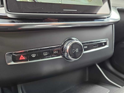 2026 Volvo XC90 Plug-In Hybrid Ultra Dark Theme