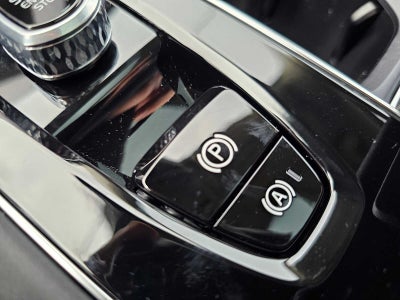 2026 Volvo XC90 Plug-In Hybrid Ultra Dark Theme