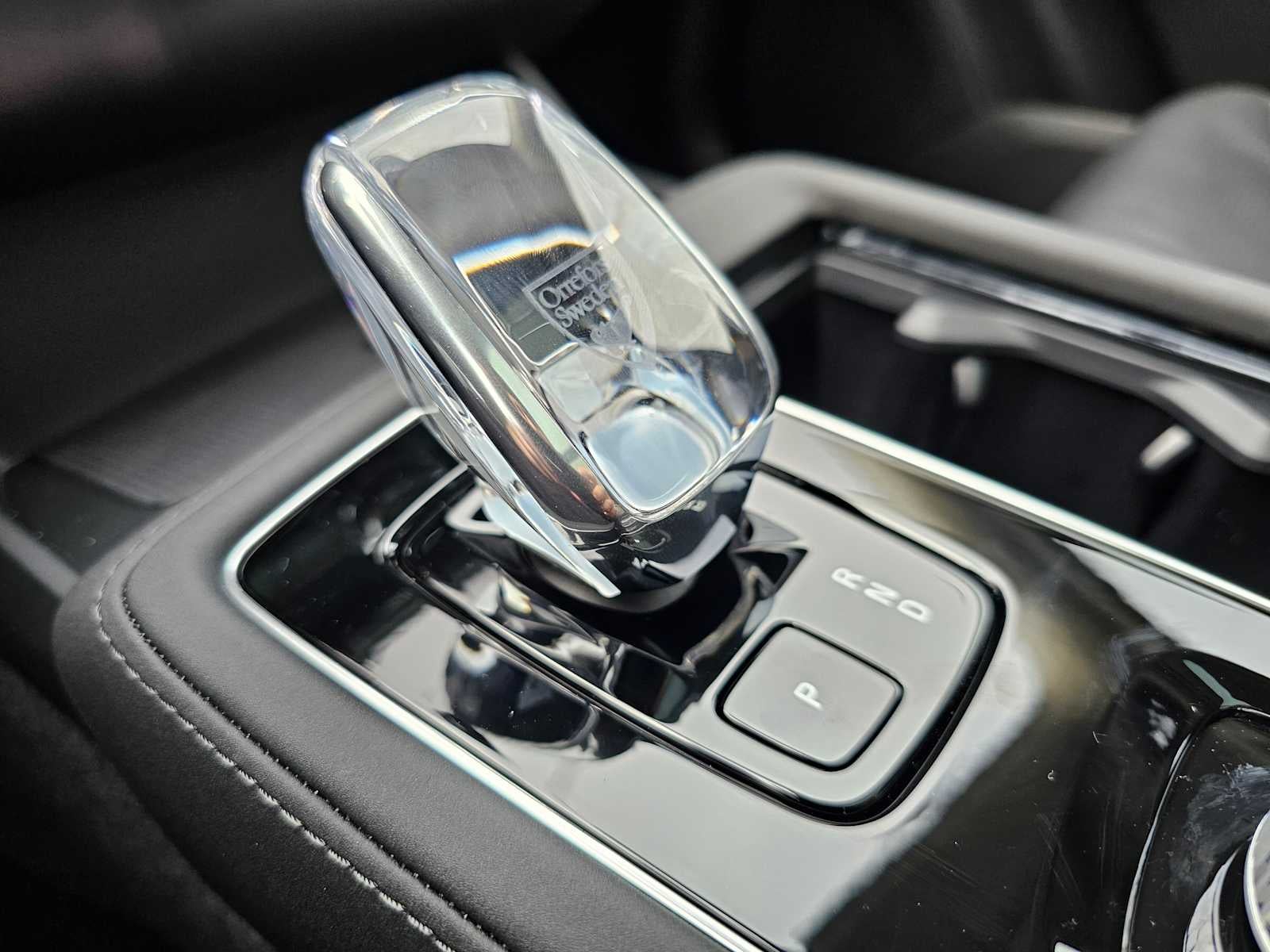 2026 Volvo XC90 Plug-In Hybrid Ultra Dark Theme