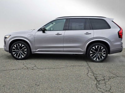 2026 Volvo XC90 Plug-In Hybrid Ultra Dark Theme