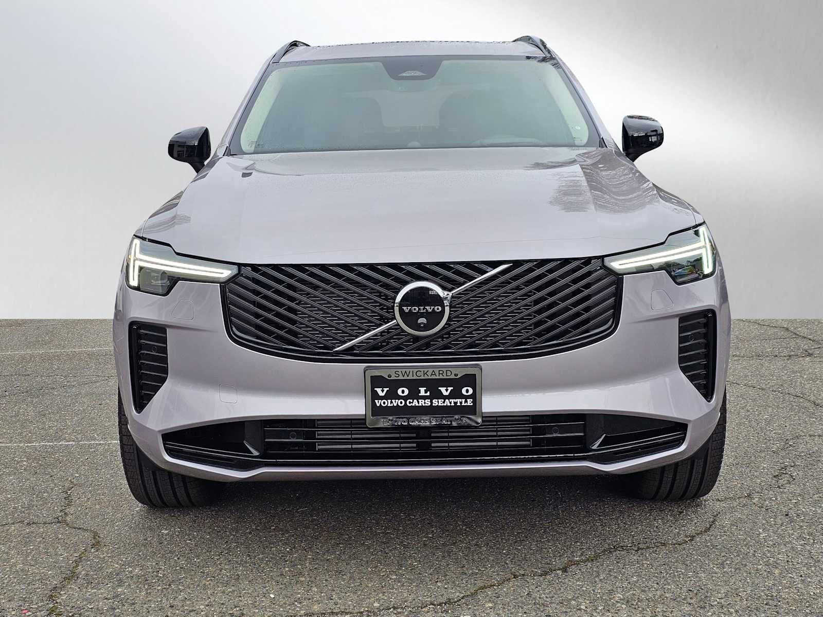 2026 Volvo XC90 Plug-In Hybrid Ultra Dark Theme