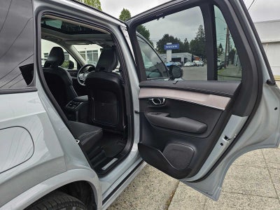 2026 Volvo XC90 Plug-In Hybrid Ultra Dark Theme