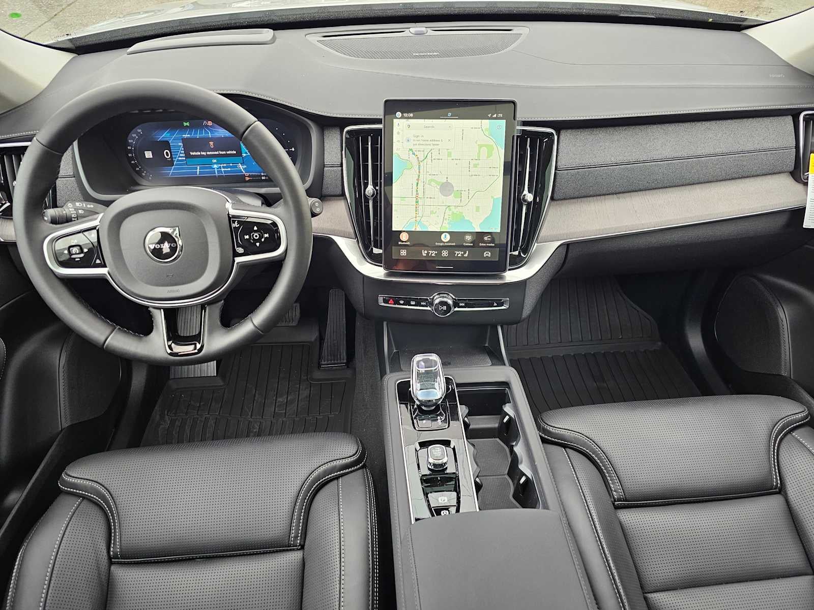 2026 Volvo XC90 Plug-In Hybrid Ultra Dark Theme