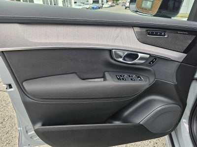 2026 Volvo XC90 Plug-In Hybrid Ultra Dark Theme